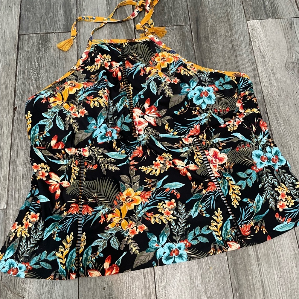 Time And Tru Floral Built in padded bra Tankini Swim top Ties at neck 3X New